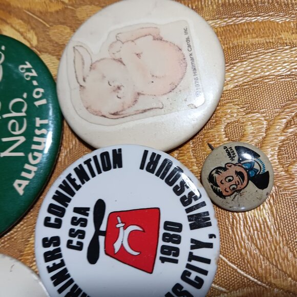 Vintage Pinback Buttons & Pins Lot - Variety Of Themes 13Ct 50s 60s 70s 80s - Picture 5 of 8